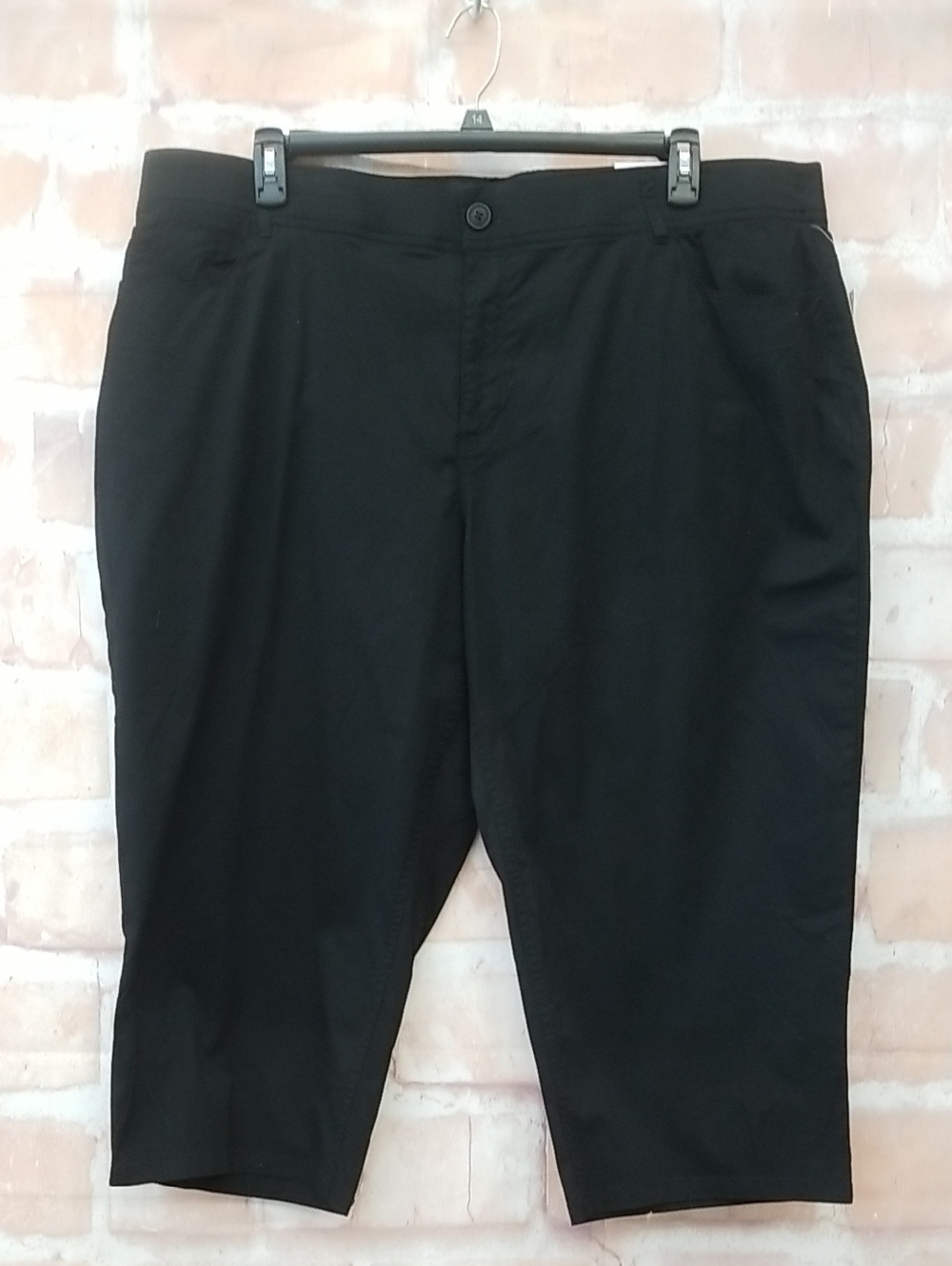 NWT CJ Banks Women's Black Capris Size 22W